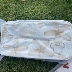 Aloha Collection Disney Aulani Dopp Kit